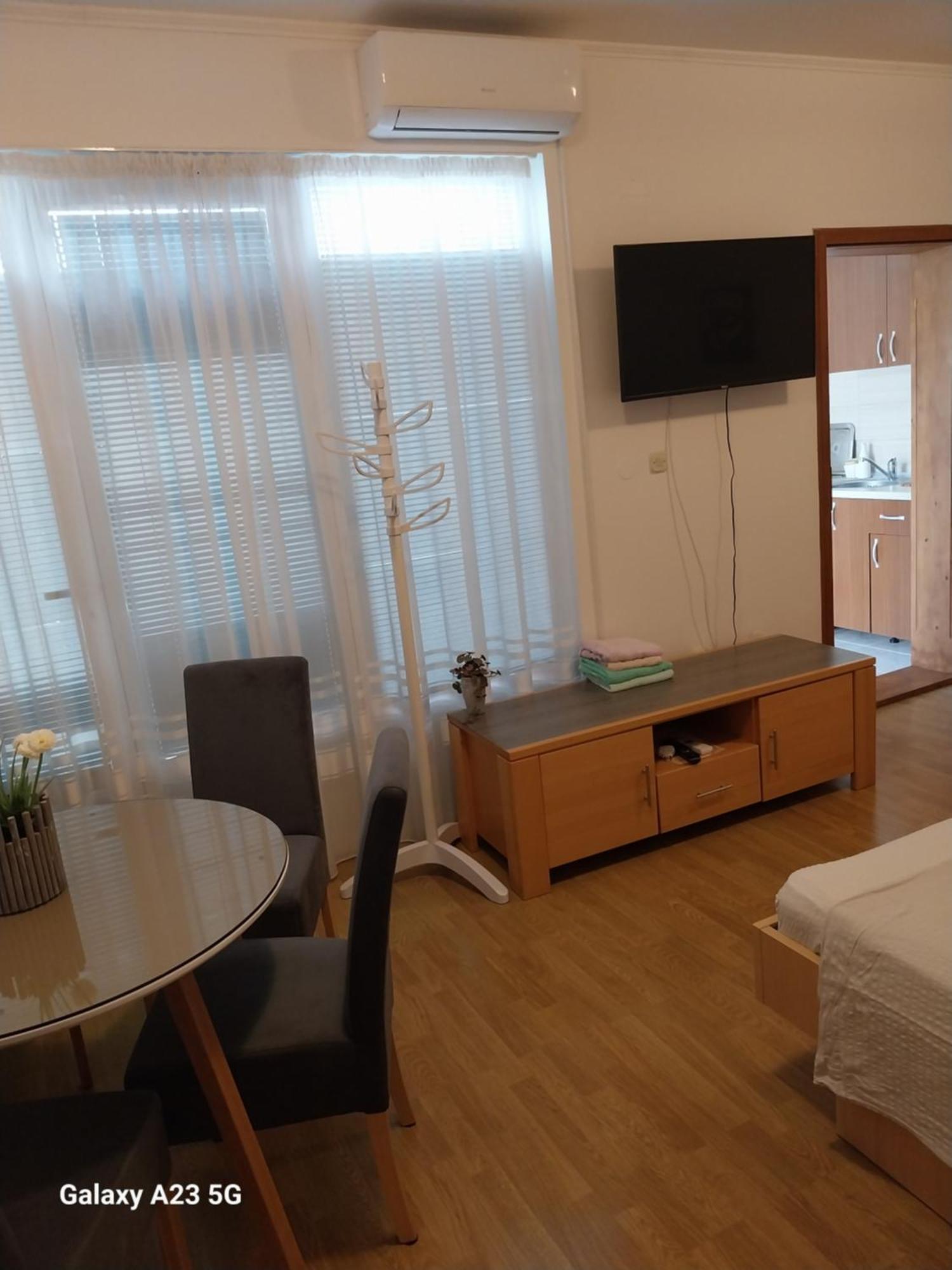 Apartmani Liberan Неум Номер фото