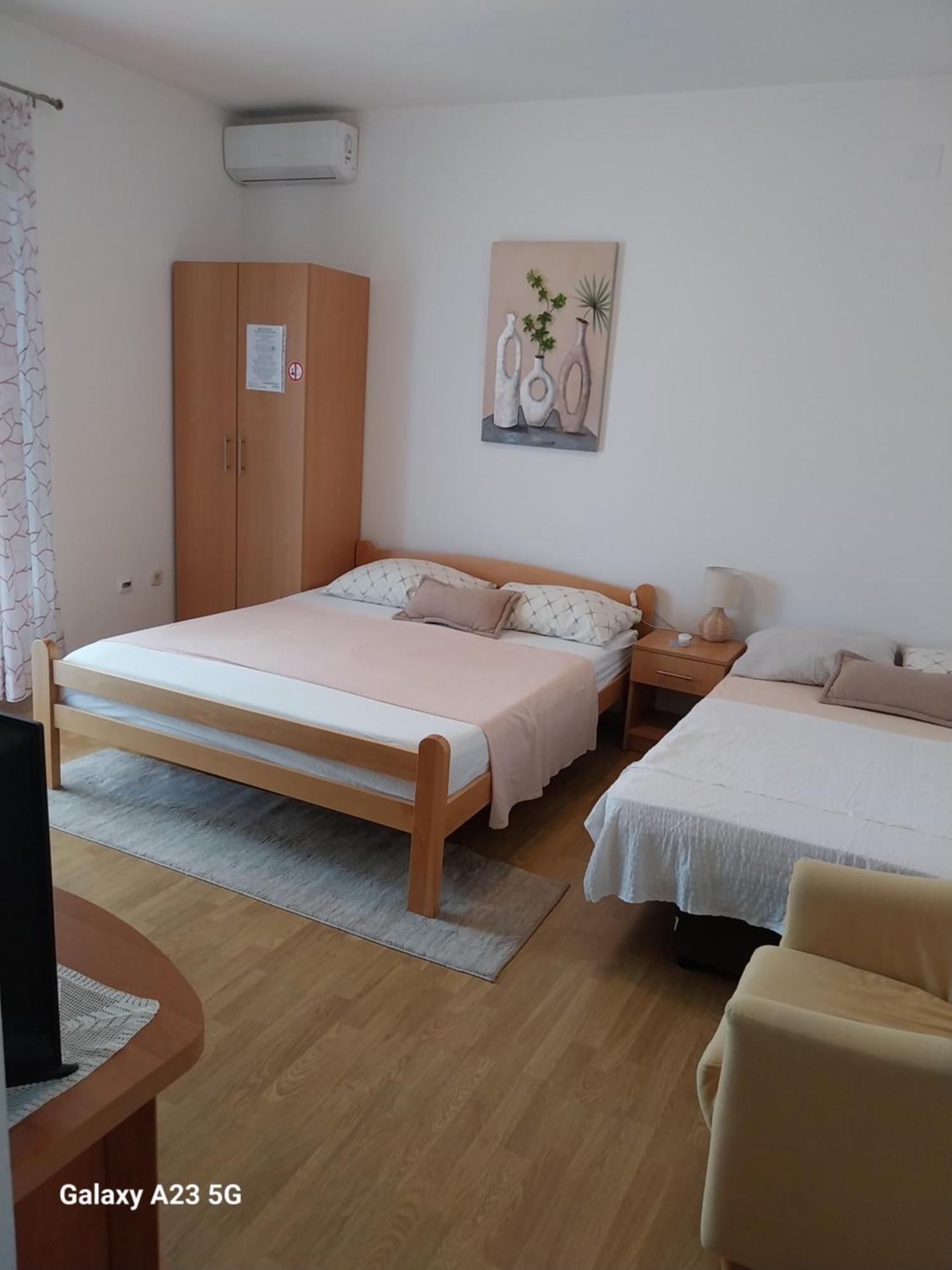 Apartmani Liberan Неум Экстерьер фото