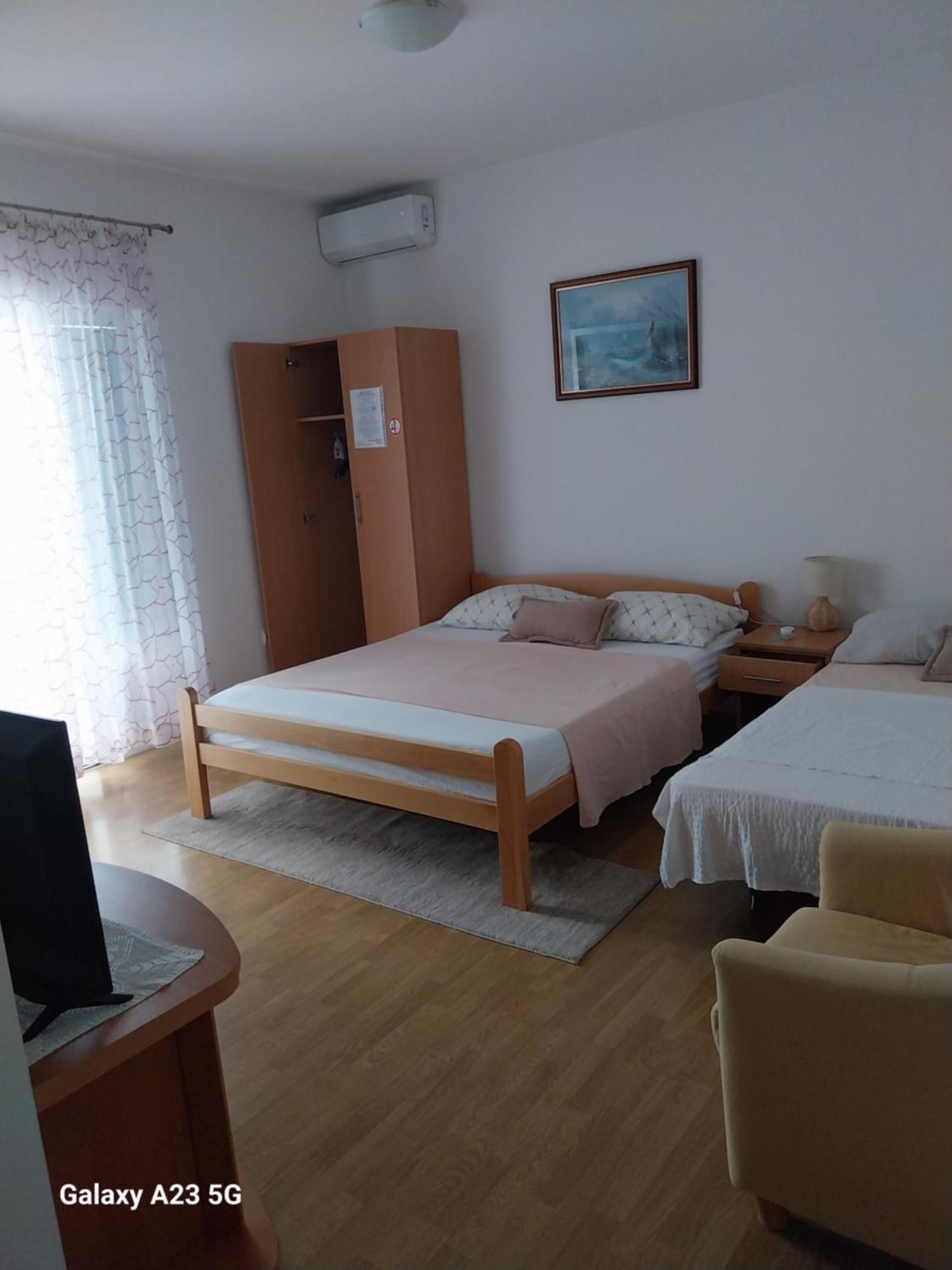 Apartmani Liberan Неум Экстерьер фото